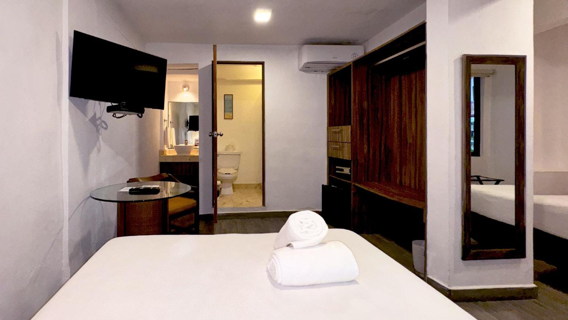 Siesta Fiesta Hotel Adults Only - 5Th Avenue Playa del Carmen Oda fotoğraf